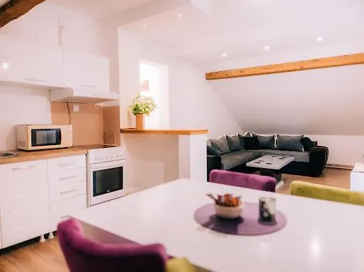 Aleksandar Lux Lägenhet *